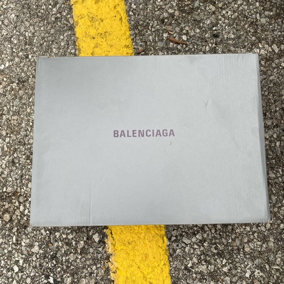 Balenciaga speed trainers size 8 women’s - Picture 2 of 3